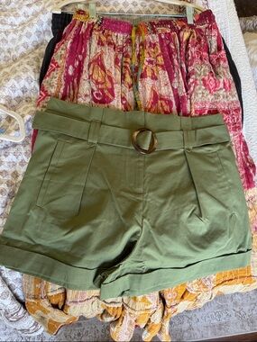 Lilou Olive High-Waist Belted Shorts - Women's Casual Tailored Summer Short
NWOT